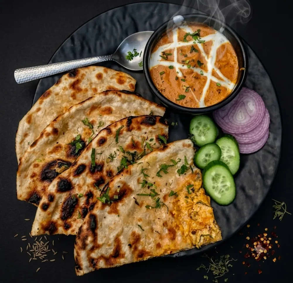 Cheese Naan with Gravy